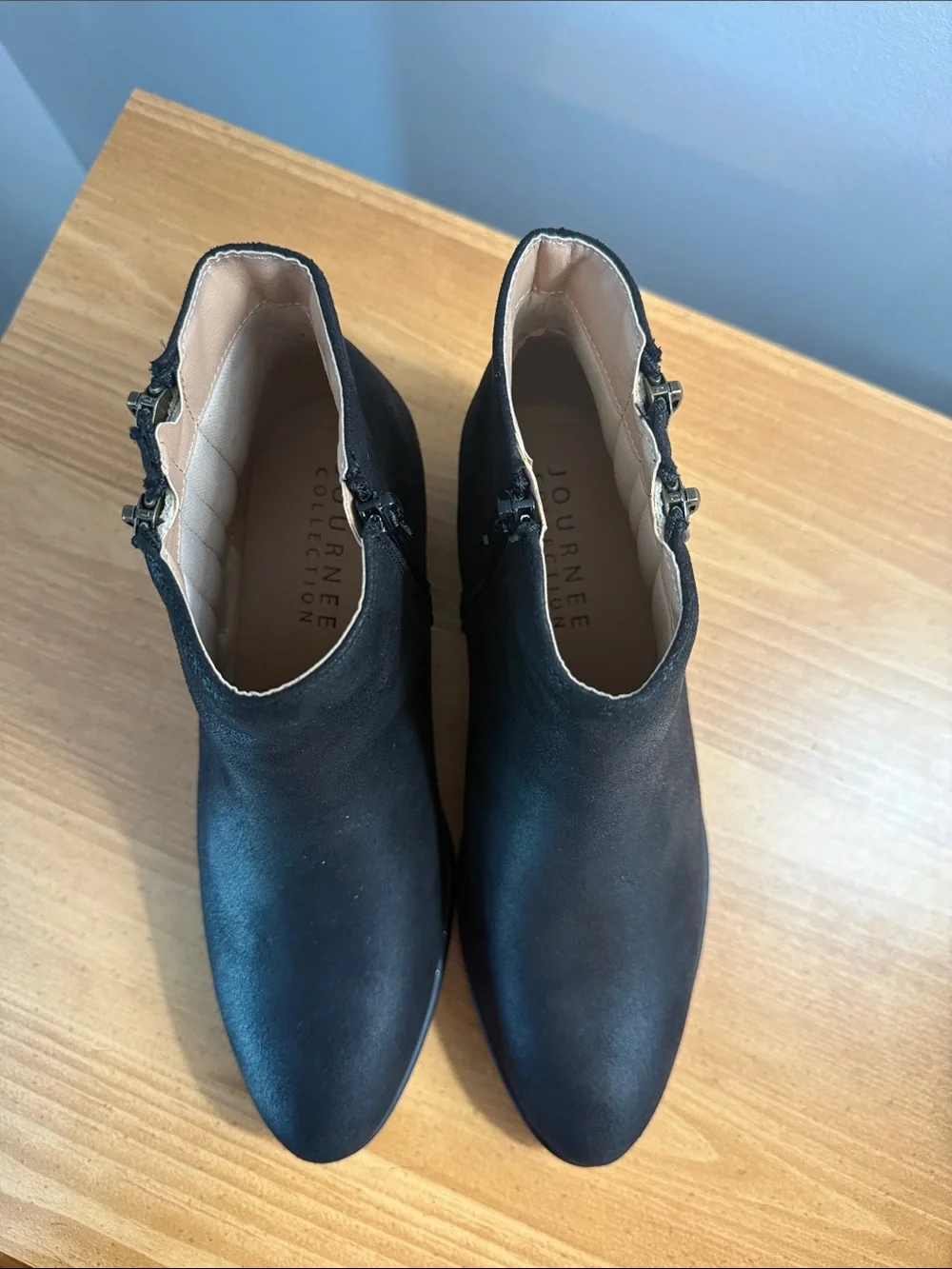 Journee Collection classic black